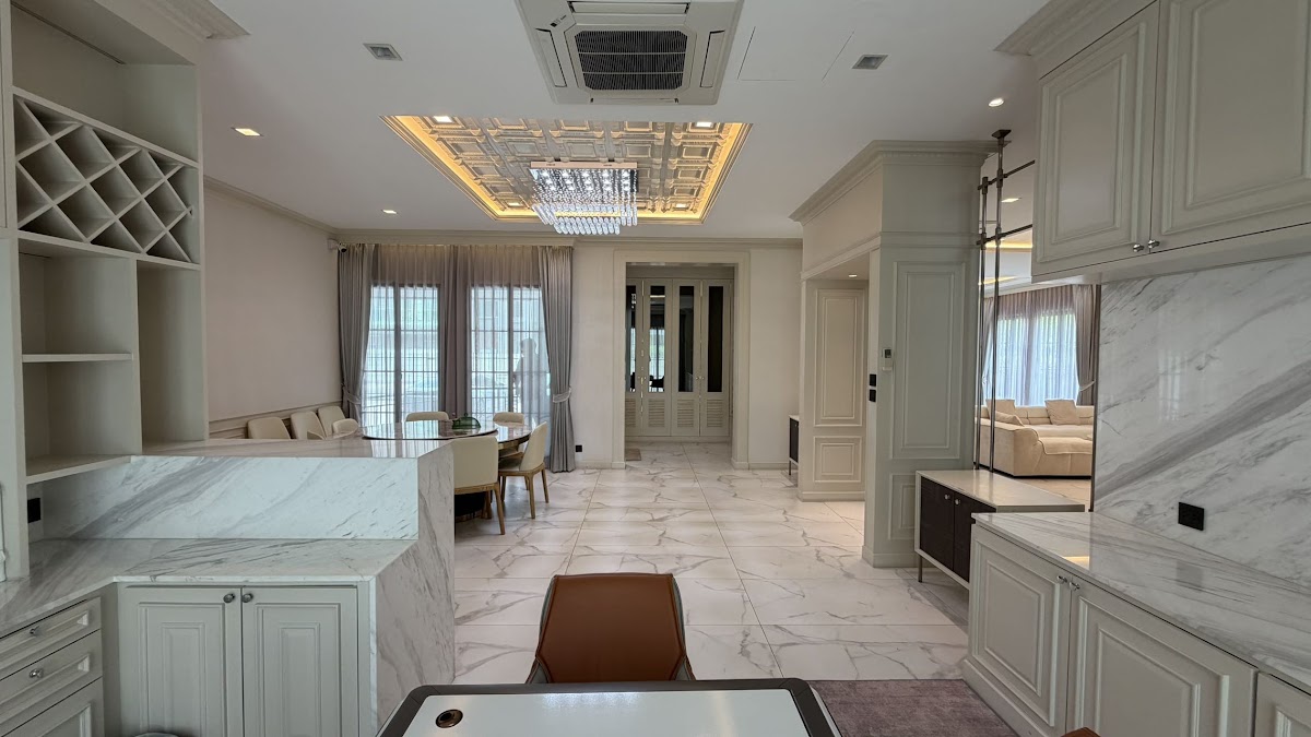 Grand Bangkok Boulevard สุขุมวิท 19