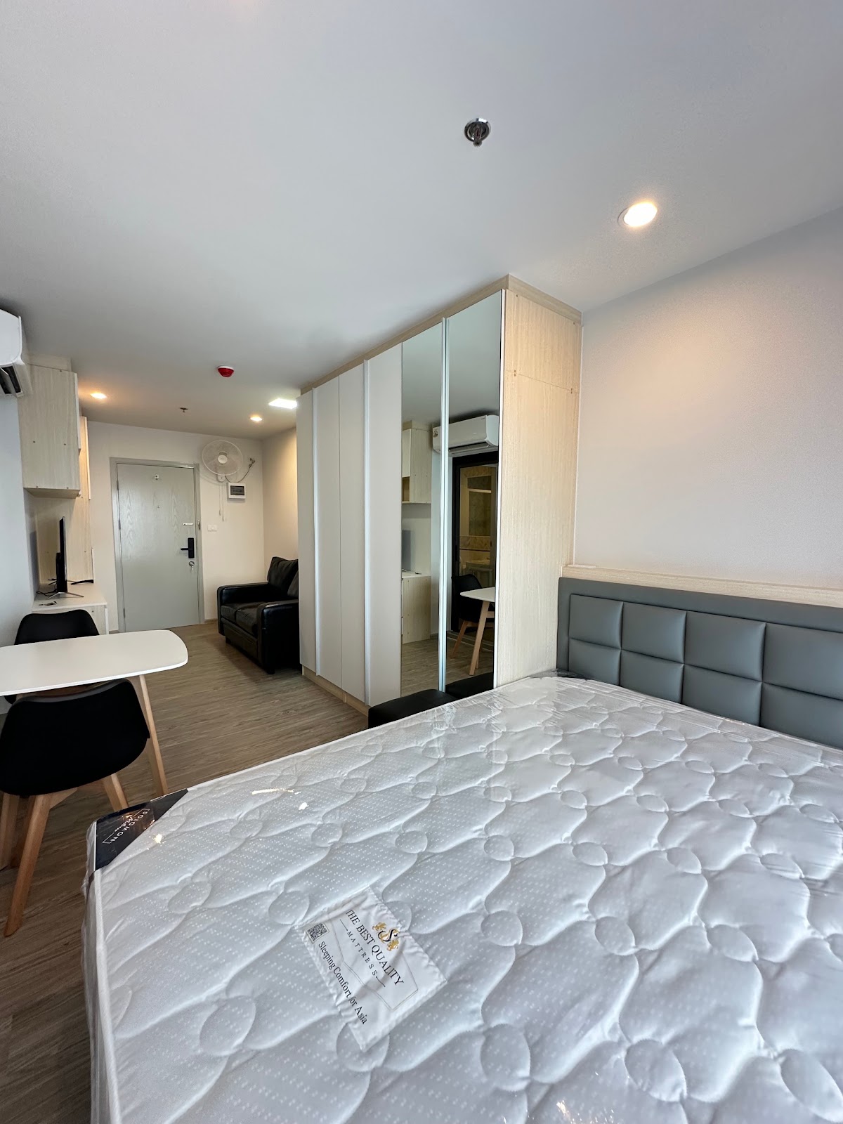 Regent Home วุฒากาศ B22 11
