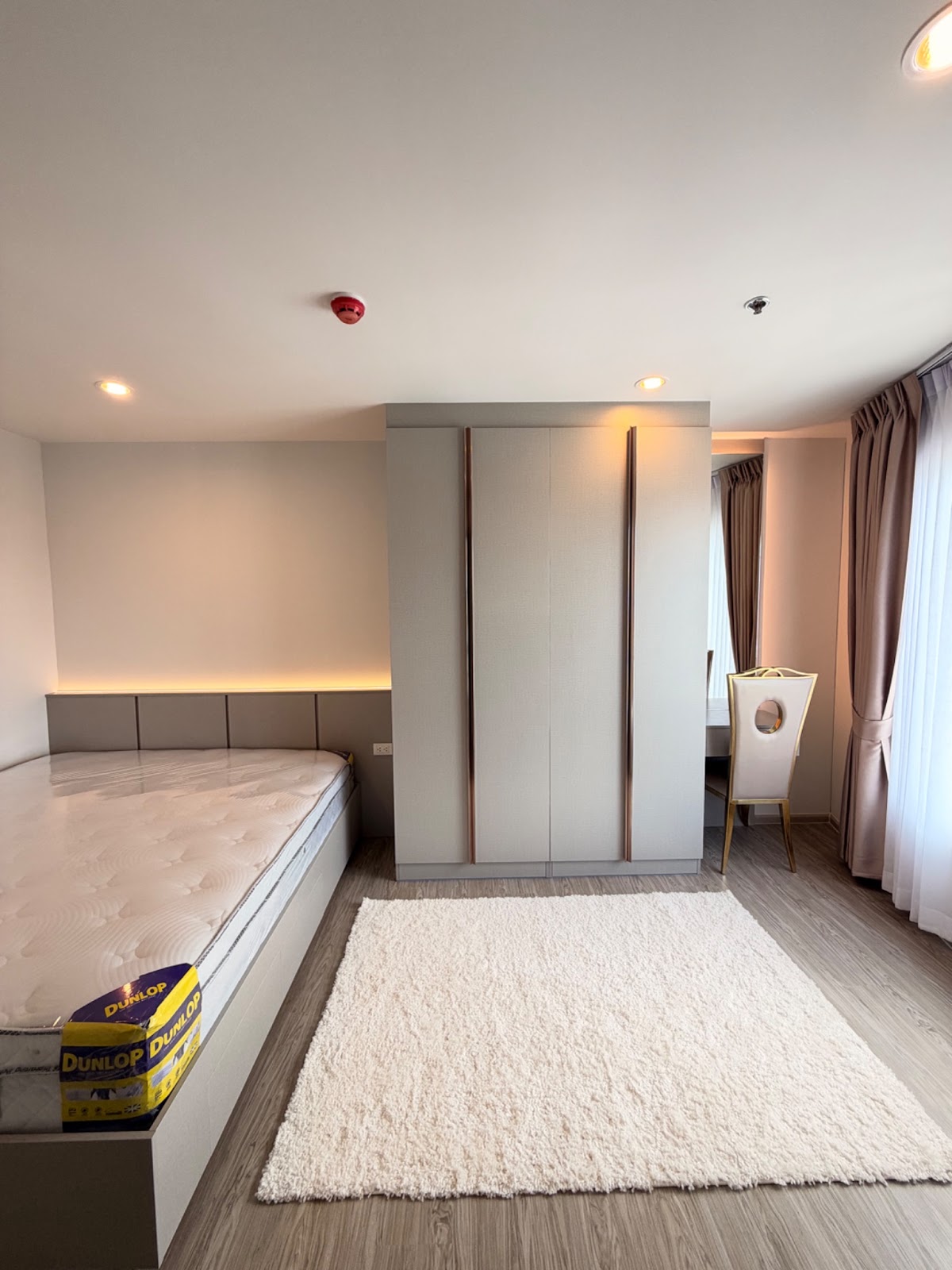 Regent Home วุฒากาศ B37 13