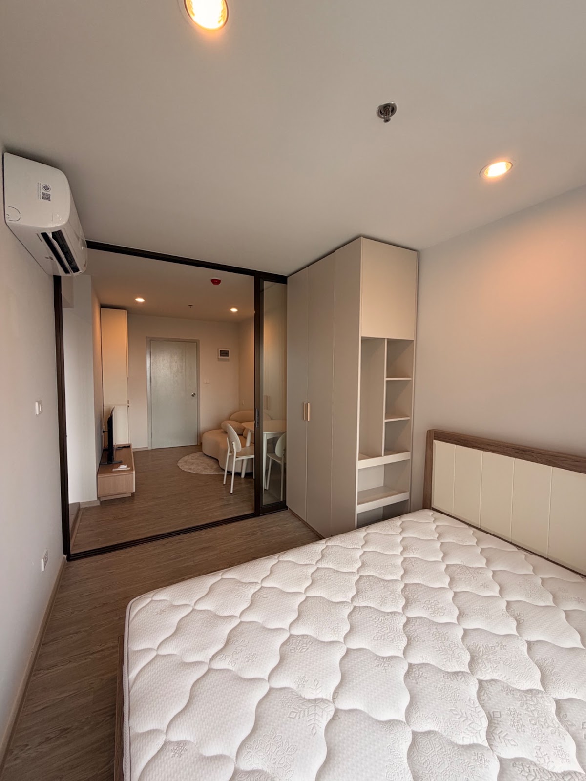 Regent Home วุฒากาศ B13 7