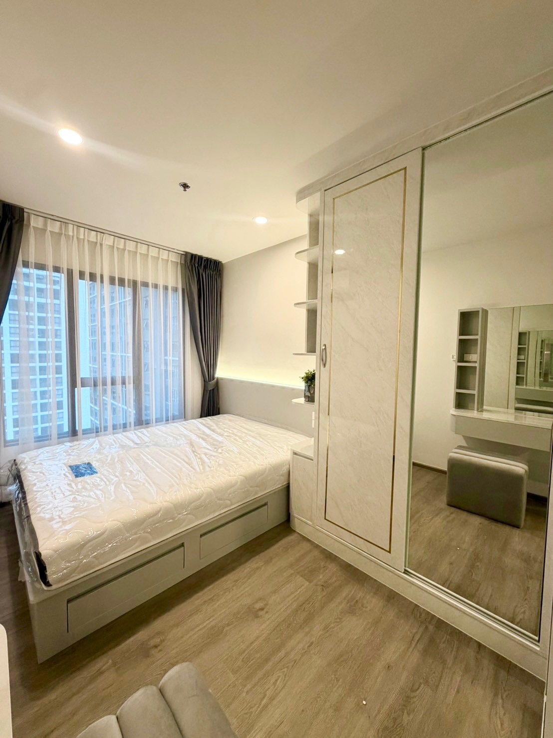 Regent Home Wutthakat A14 10