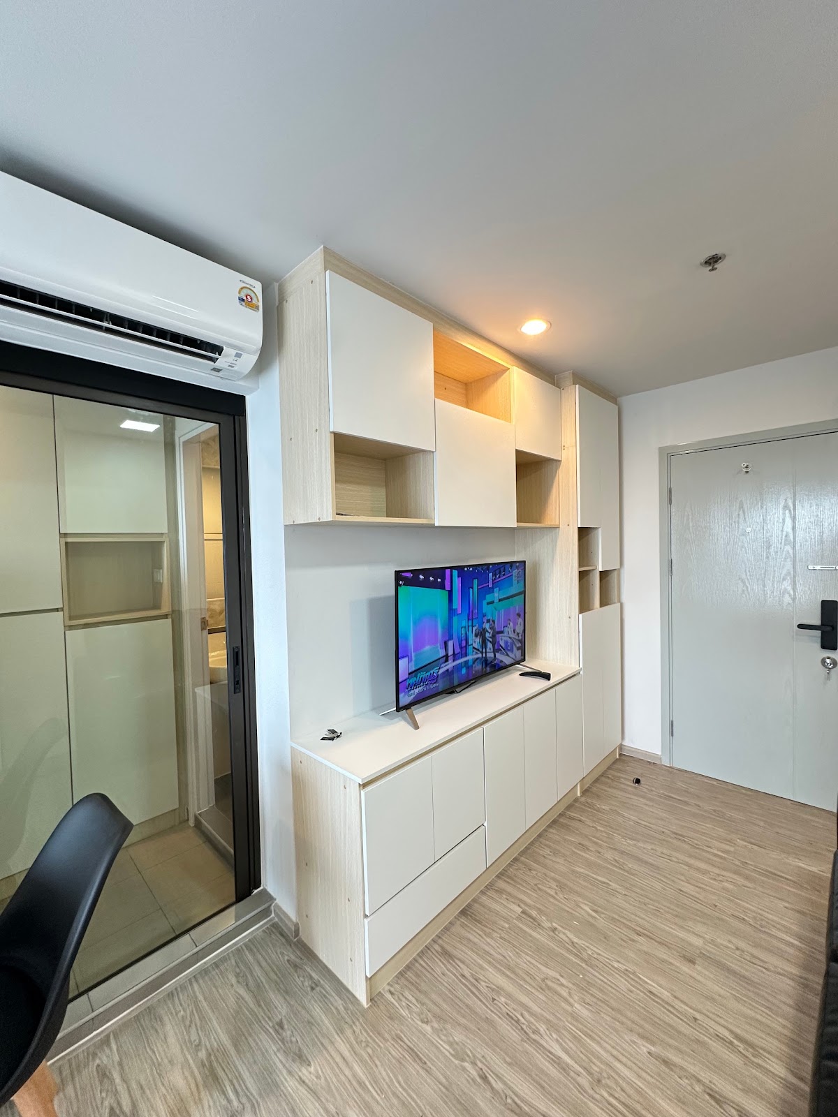 Regent Home วุฒากาศ B22 7