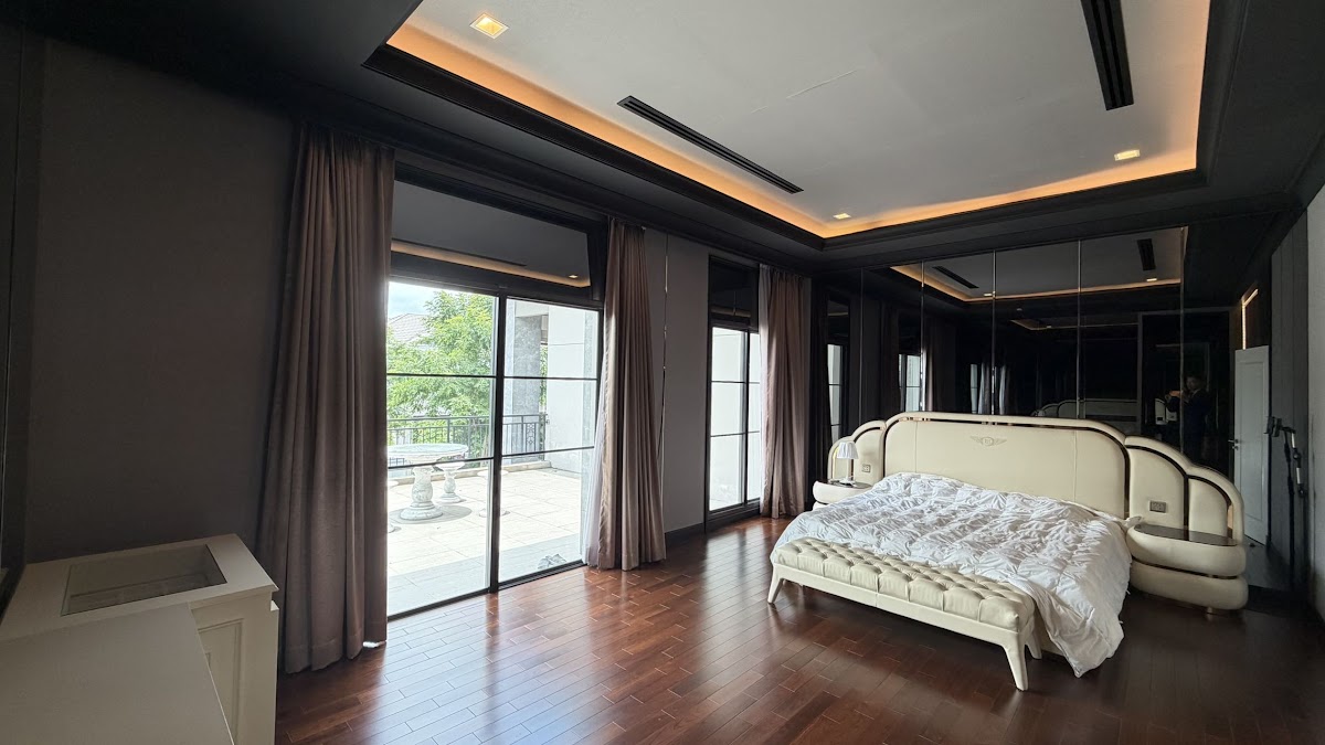 Grand Bangkok Boulevard สุขุมวิท 4