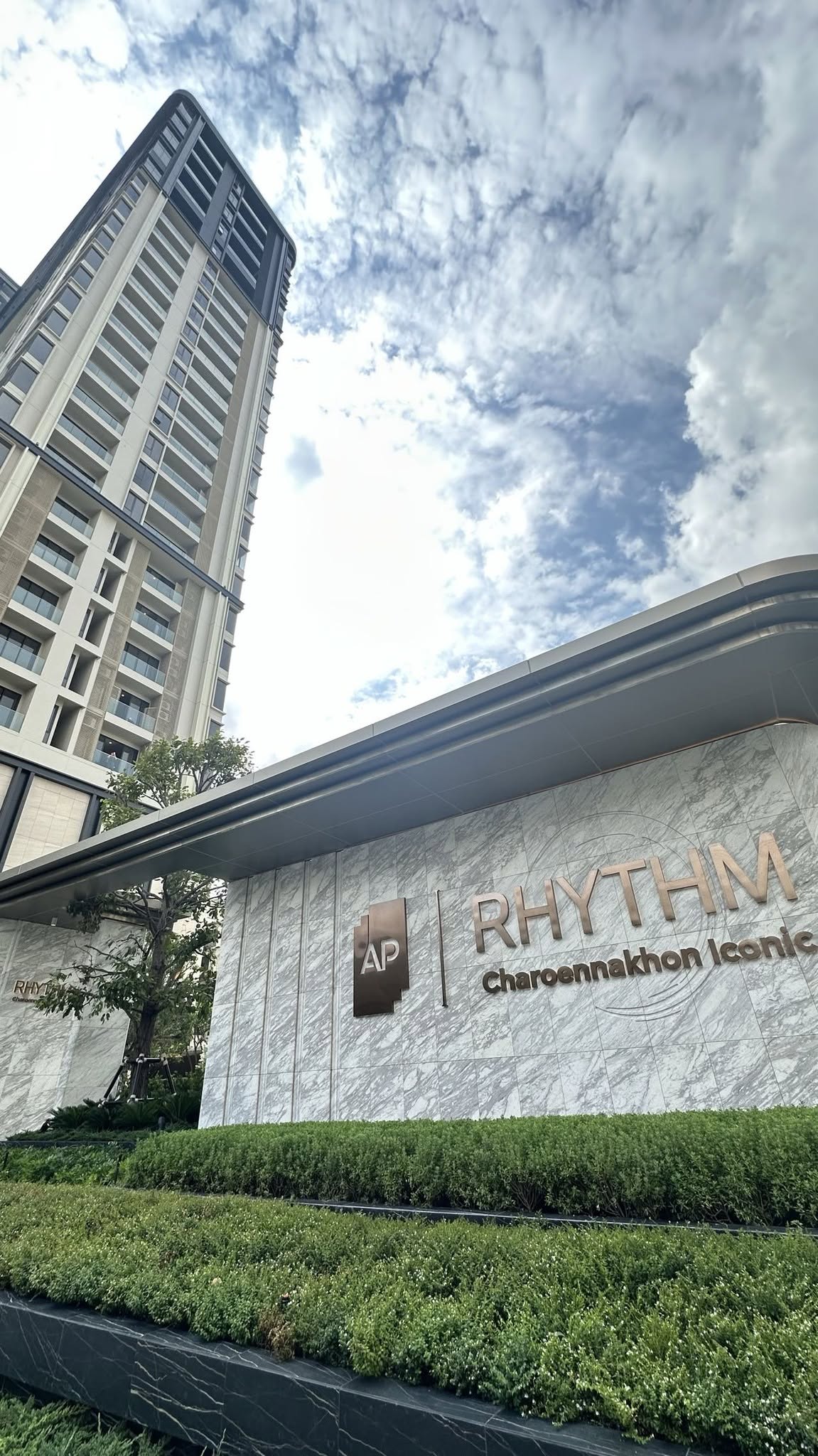RHYTHM Charoennakhon Iconic ชั้น 12 13