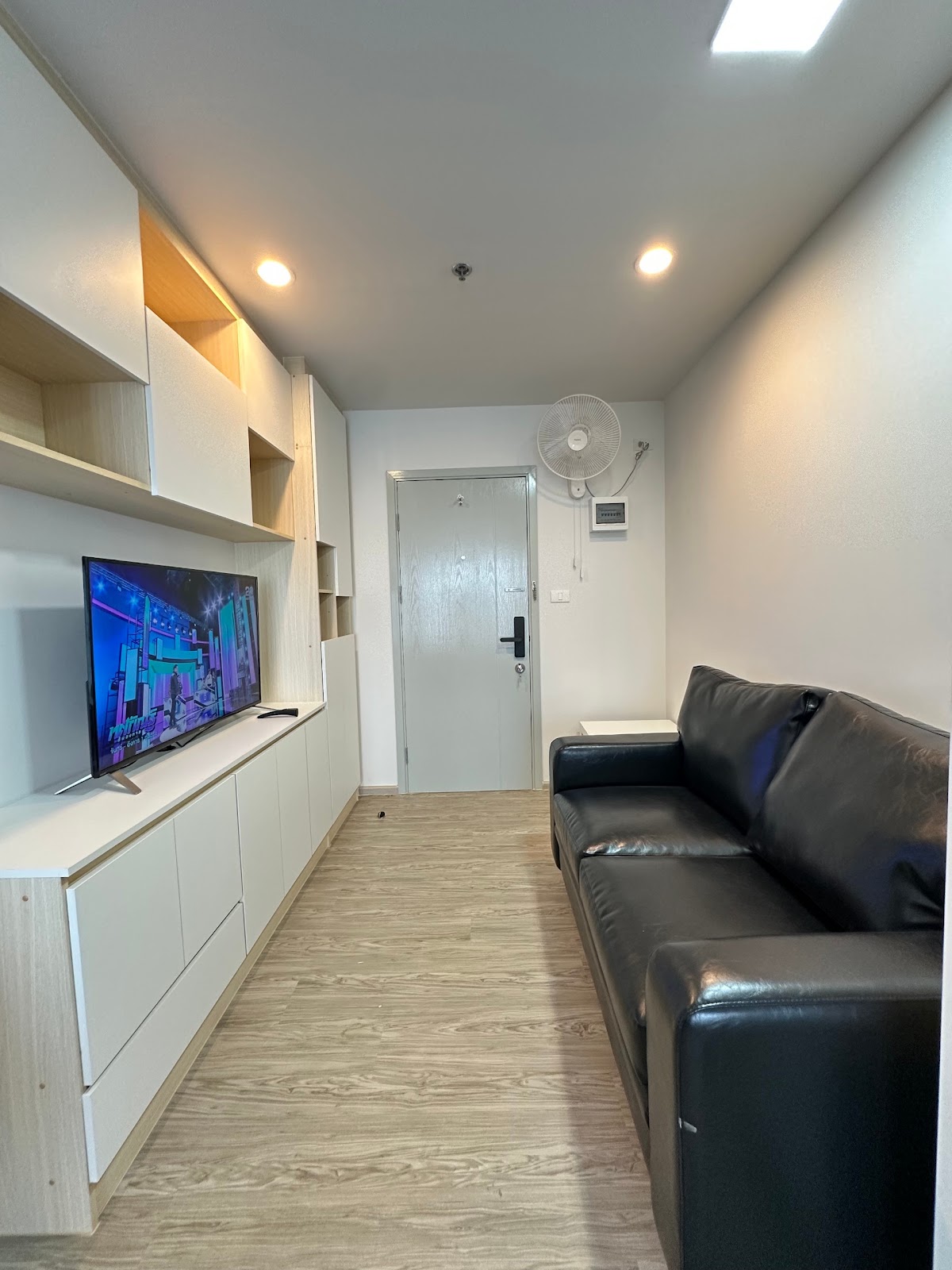 Regent Home วุฒากาศ B22 2