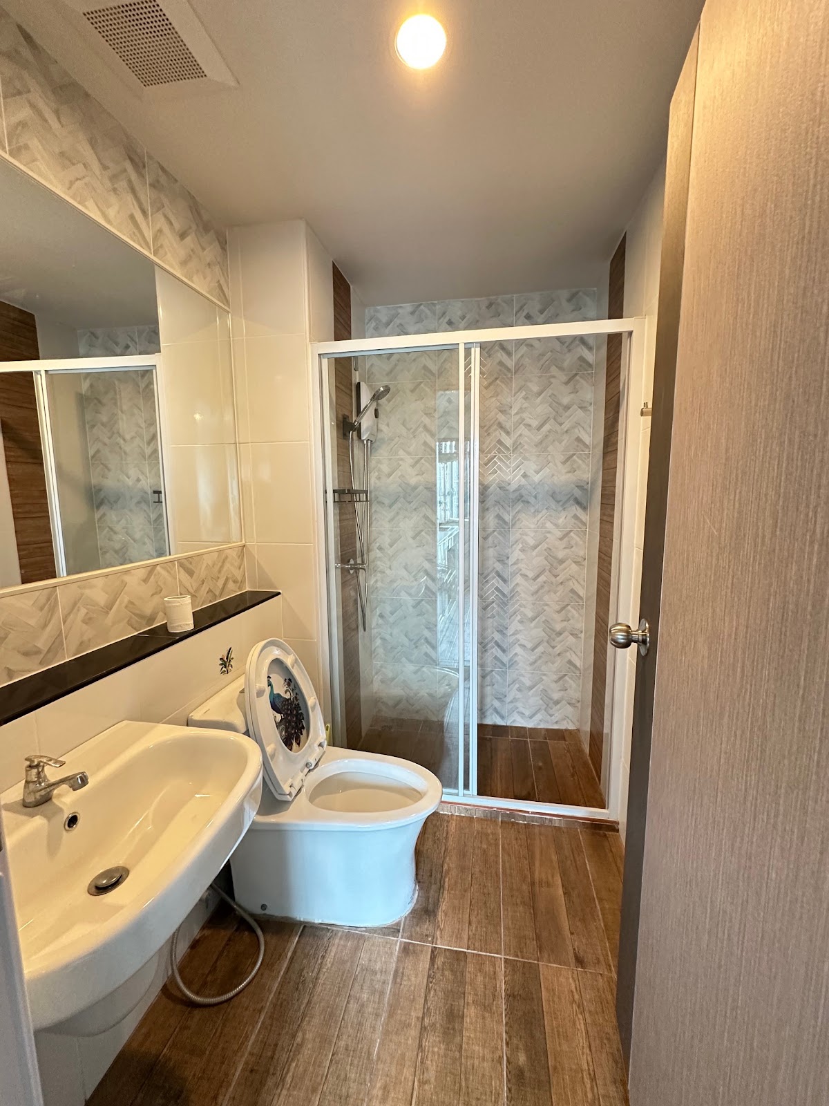 Regent Home Wutthakat A34 23