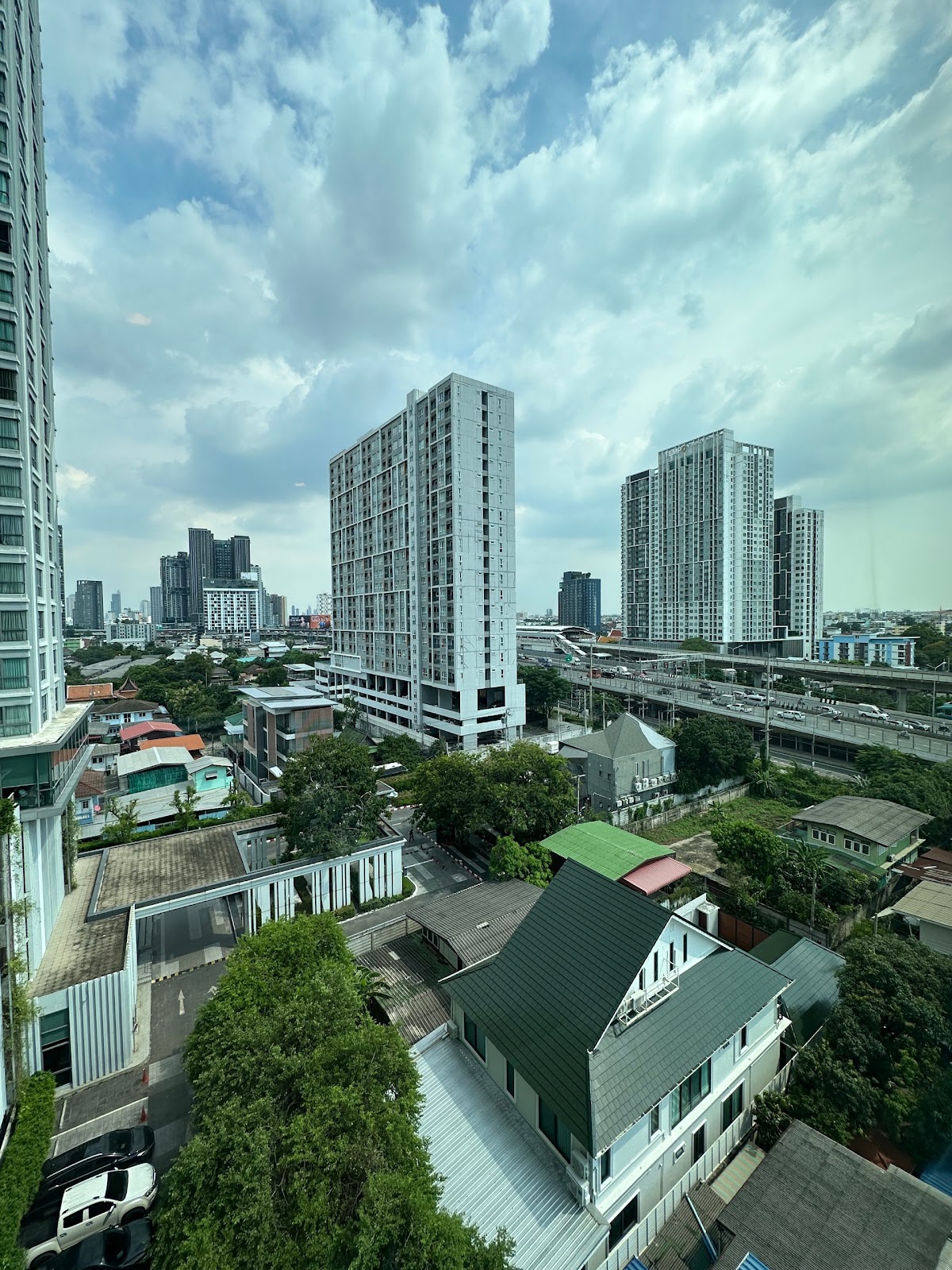 IDEO WUTTHAKAT ชั้น 9 9